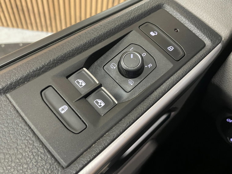 Vehicle Image 42