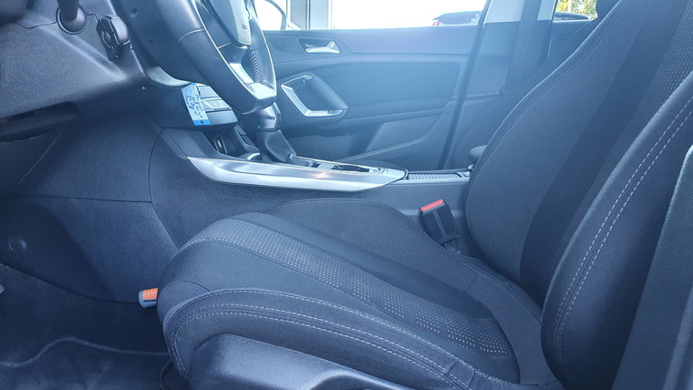 Vehicle Image 24