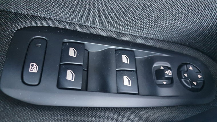 Vehicle Image 37
