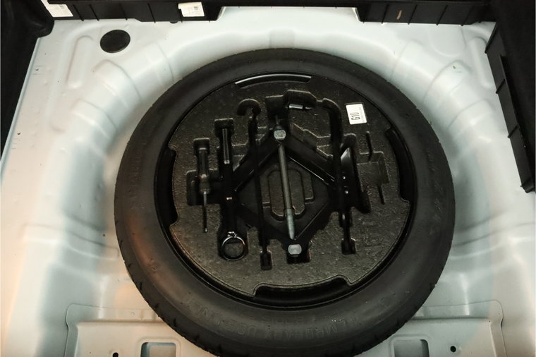 Vehicle Image 37