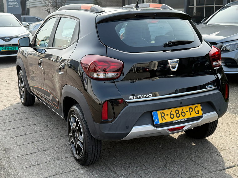 Vehicle Image 13