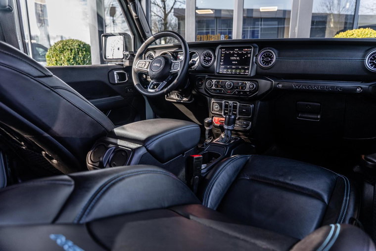 Vehicle Image 19