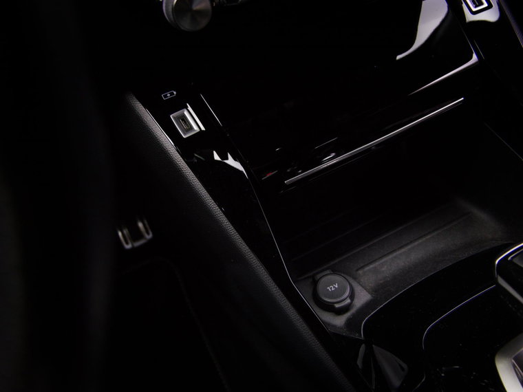 Vehicle Image 43