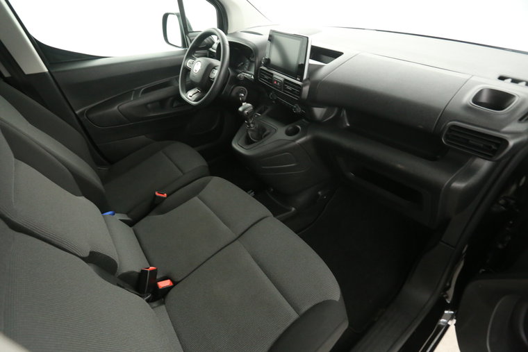 Vehicle Image 23