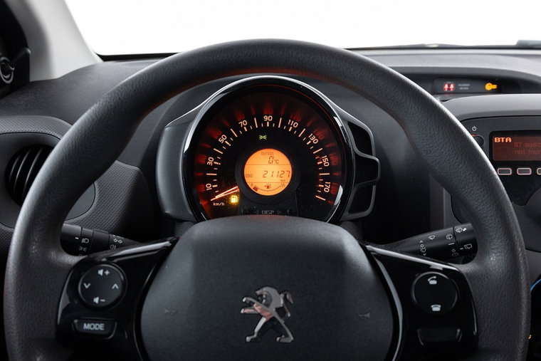 Vehicle Image 15