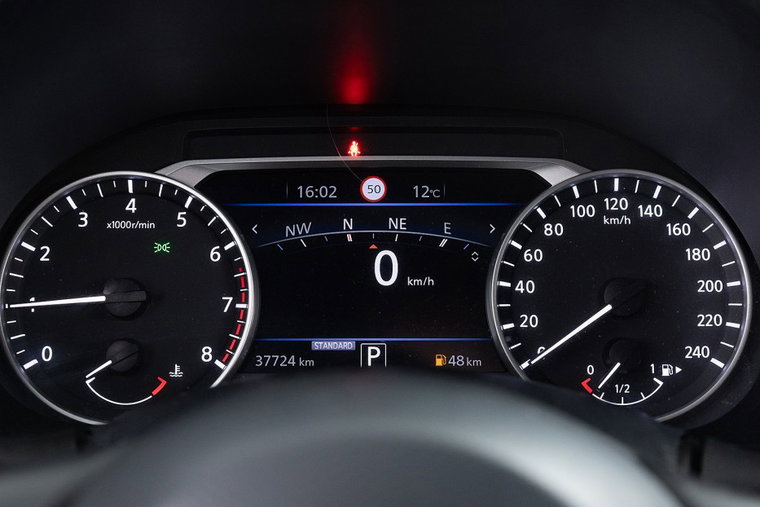 Vehicle Image 25