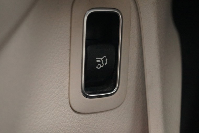 Vehicle Image 29