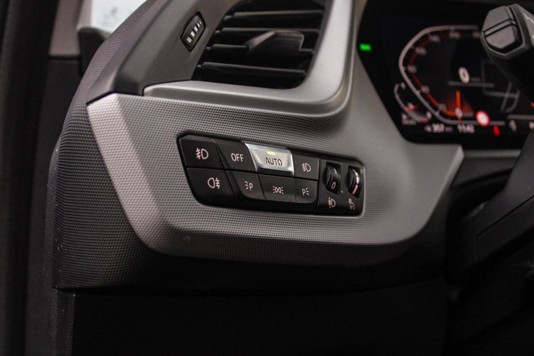 Vehicle Image 37