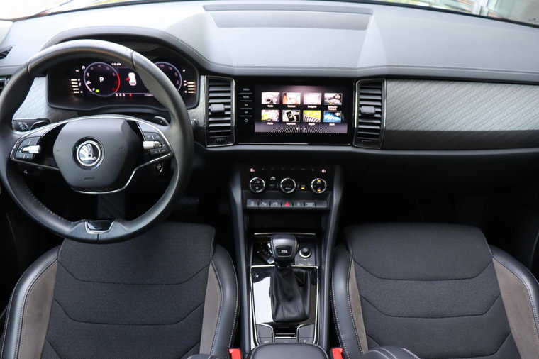 Vehicle Image 9