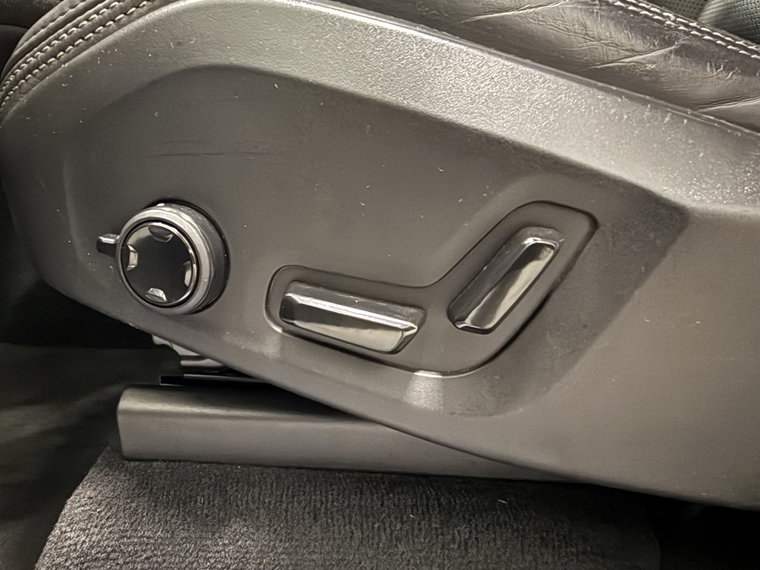 Vehicle Image 37