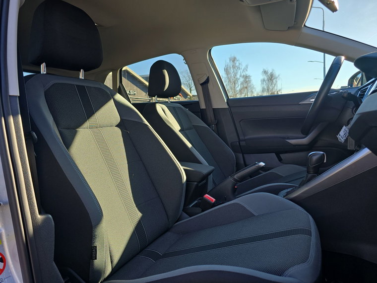 Vehicle Image 24