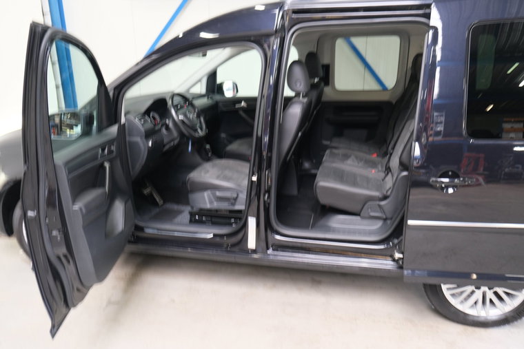 Vehicle Image 12