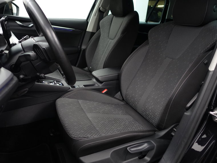 Vehicle Image 23
