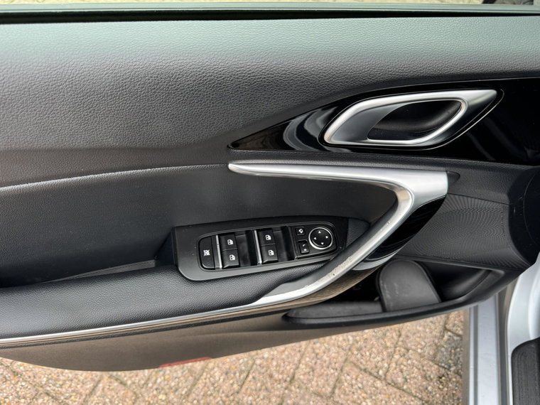 Vehicle Image 27