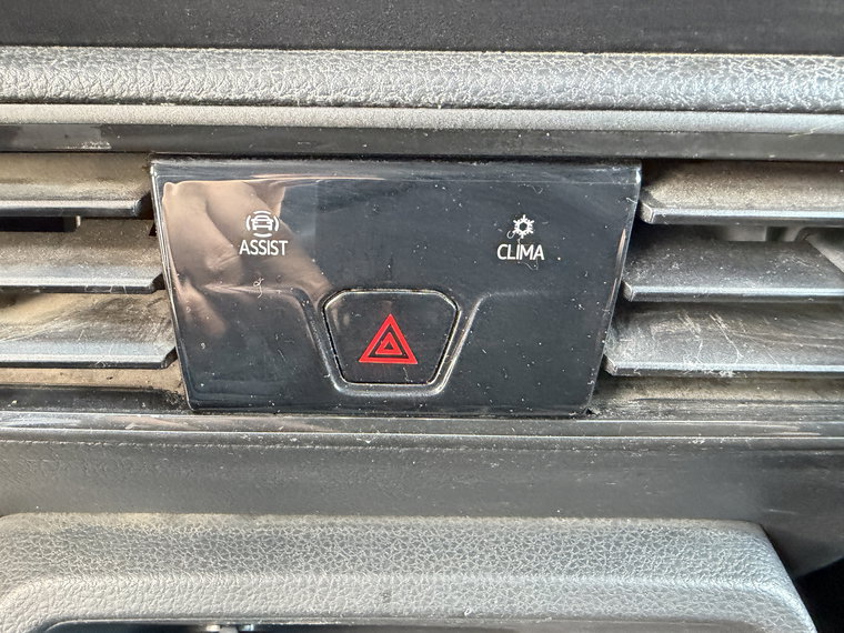Vehicle Image 38