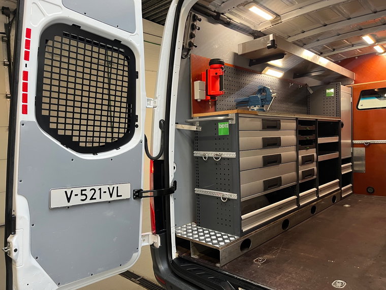 Vehicle Image 36