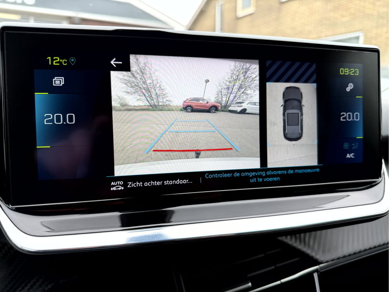 Vehicle Image 8
