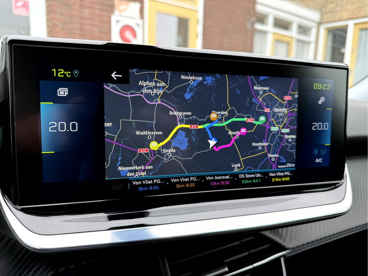 Vehicle Image 9