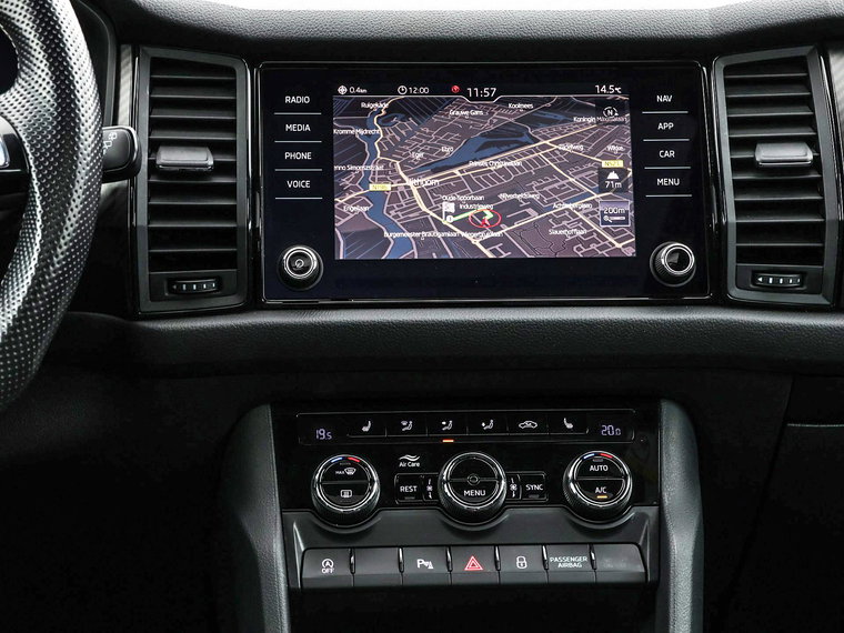 Vehicle Image 25