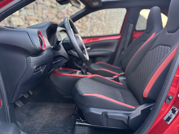 Vehicle Image 13