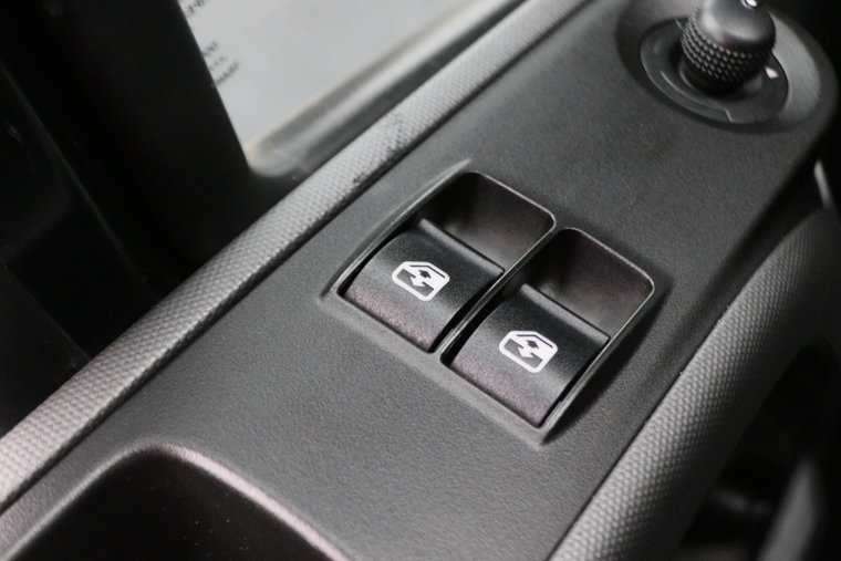 Vehicle Image 32