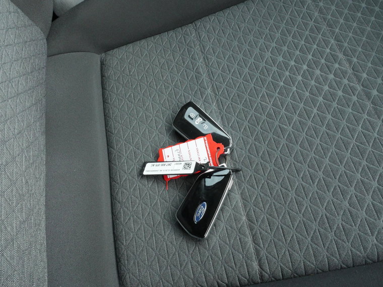 Vehicle Image 17