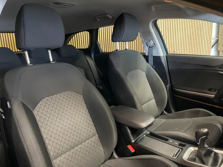 Vehicle Image 25
