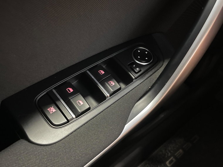 Vehicle Image 38