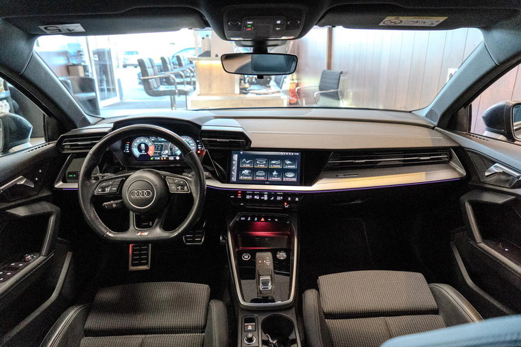 Vehicle Image 26