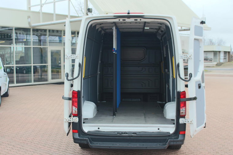 Vehicle Image 9