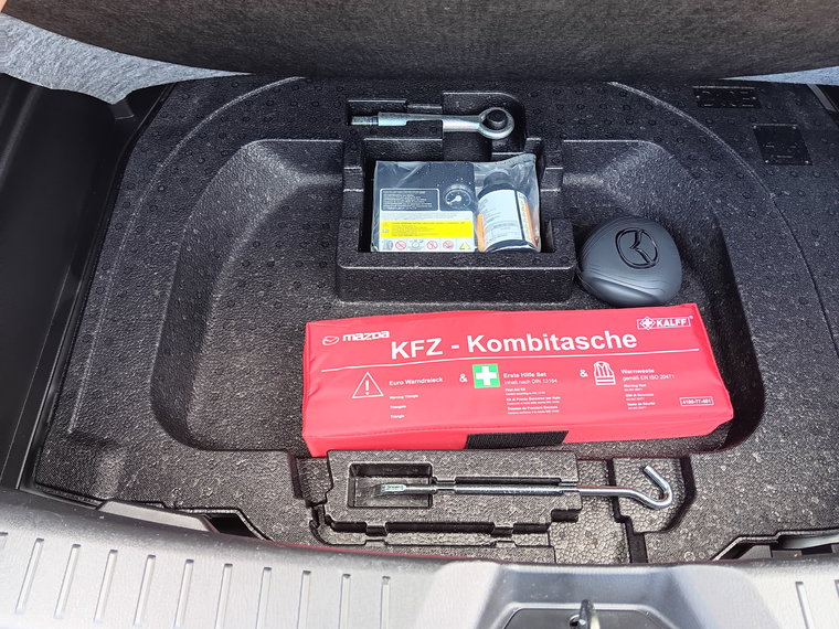 Vehicle Image 12