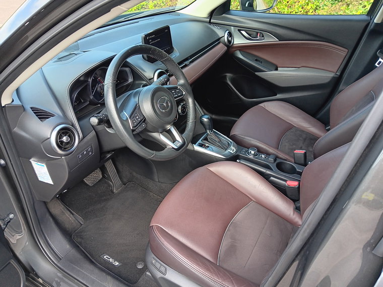 Vehicle Image 16