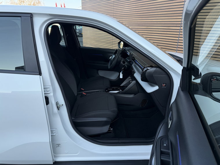 Vehicle Image 36