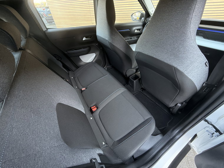 Vehicle Image 37
