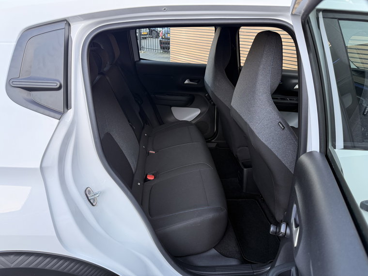Vehicle Image 38