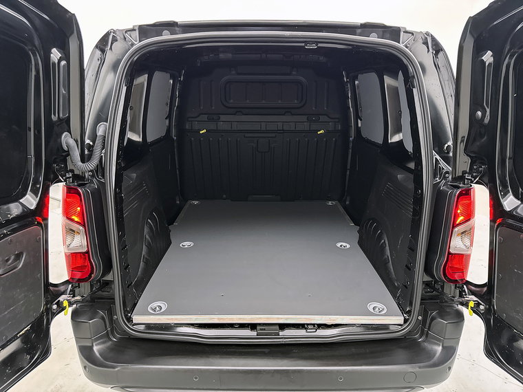 Vehicle Image 17