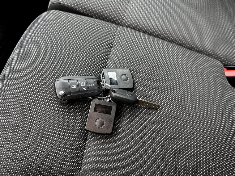 Vehicle Image 21
