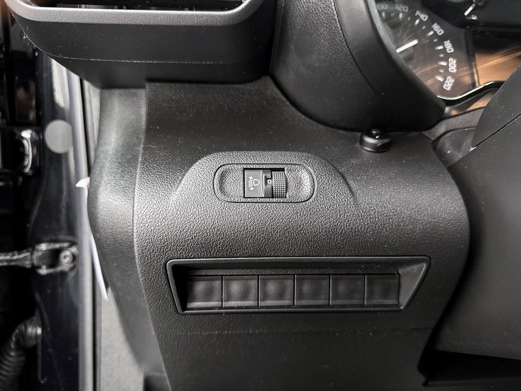Vehicle Image 24