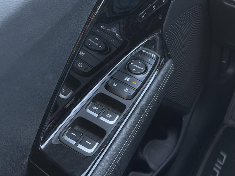 Vehicle Image 33
