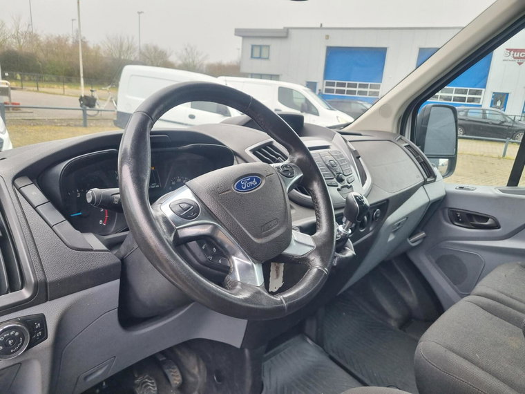 Vehicle Image 17