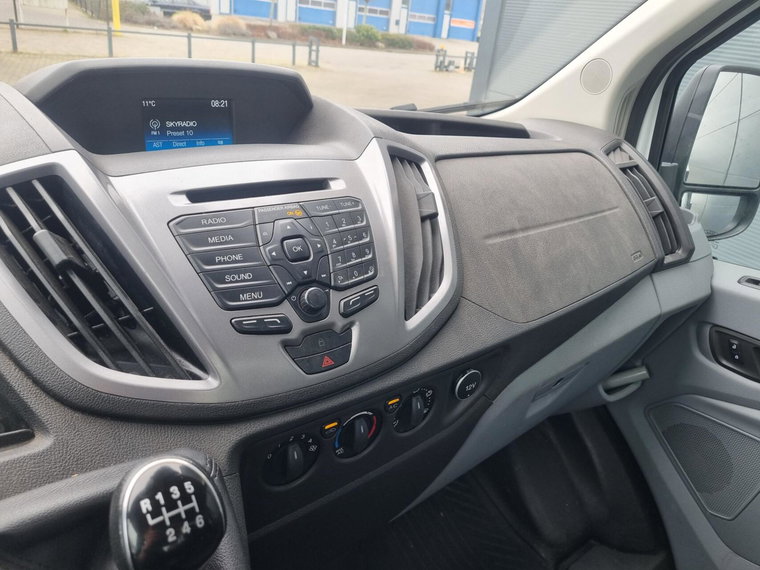 Vehicle Image 21