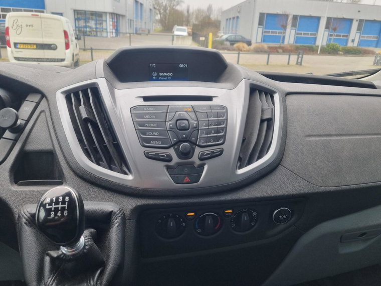 Vehicle Image 23