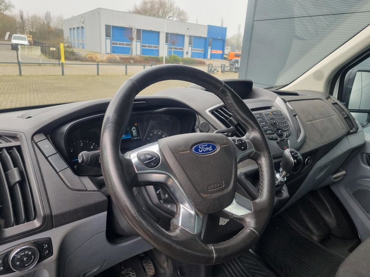 Vehicle Image 33