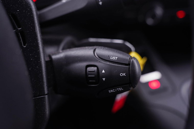Vehicle Image 37