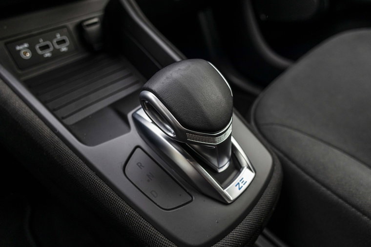 Vehicle Image 25
