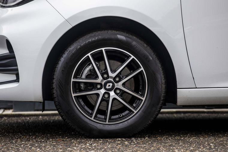 Vehicle Image 9