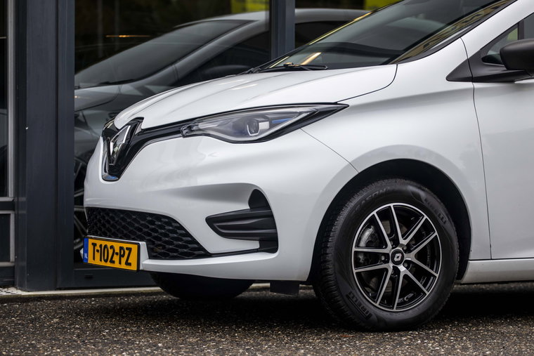 Vehicle Image 10
