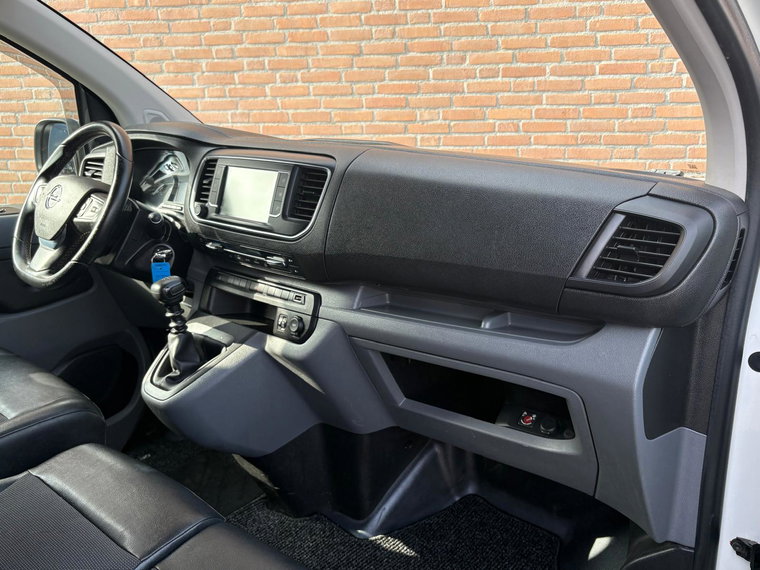 Vehicle Image 27