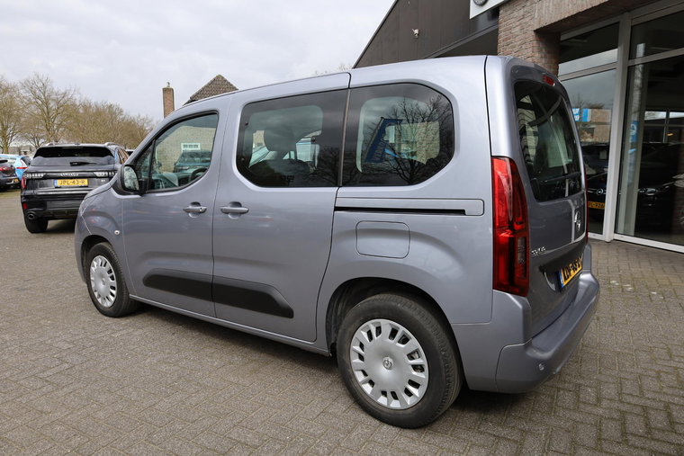 Vehicle Image 23