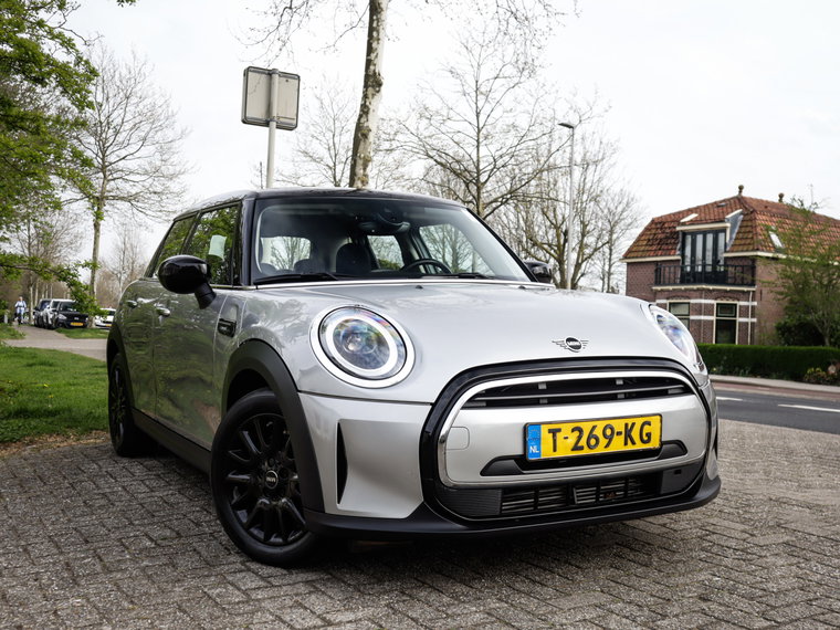 Vehicle Image 35
